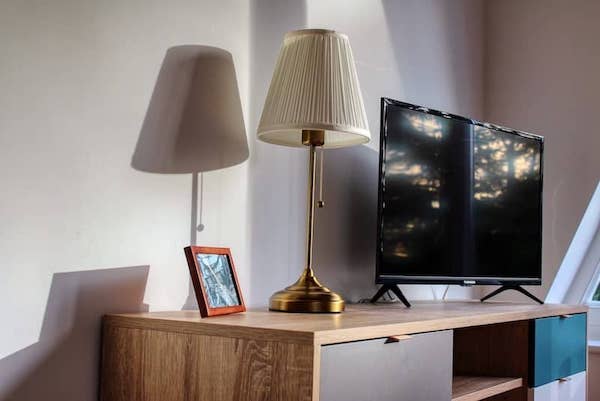 Große Giebelwohnung - Sideboard mit Fernseher