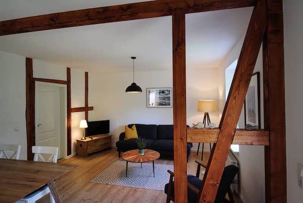 Große Wohnung - Wohnzimmer mit Couch