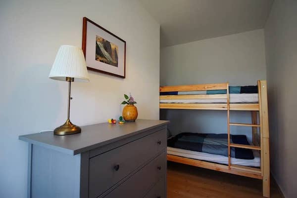 Große Wohnung - Schlafzimmer mit Doppelstockbett