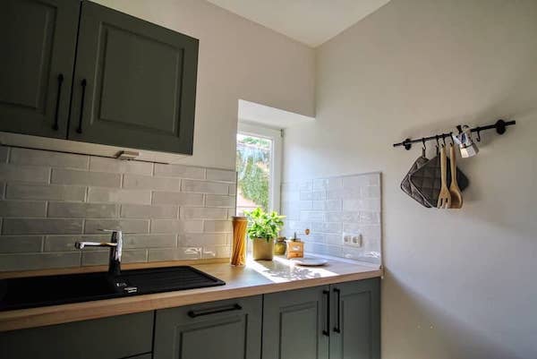 Große Wohnung - Küche mit Fenster