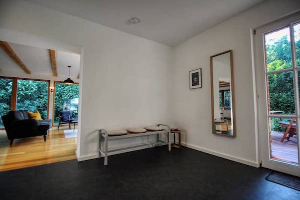 Wintergartenwohnung - Flur mit Sitzbank